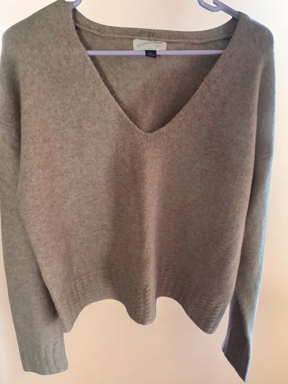 Universal Thread Women's V-Neck Sweater in Taupe
